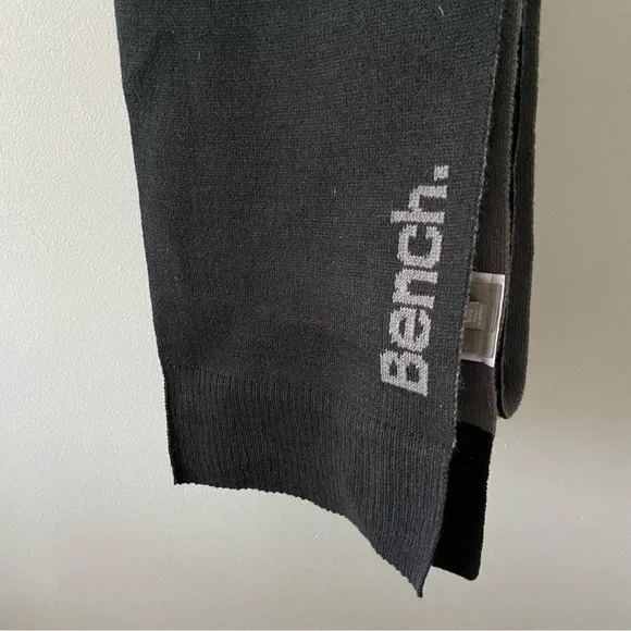 BENCH SCARF - Picture 2 of 8